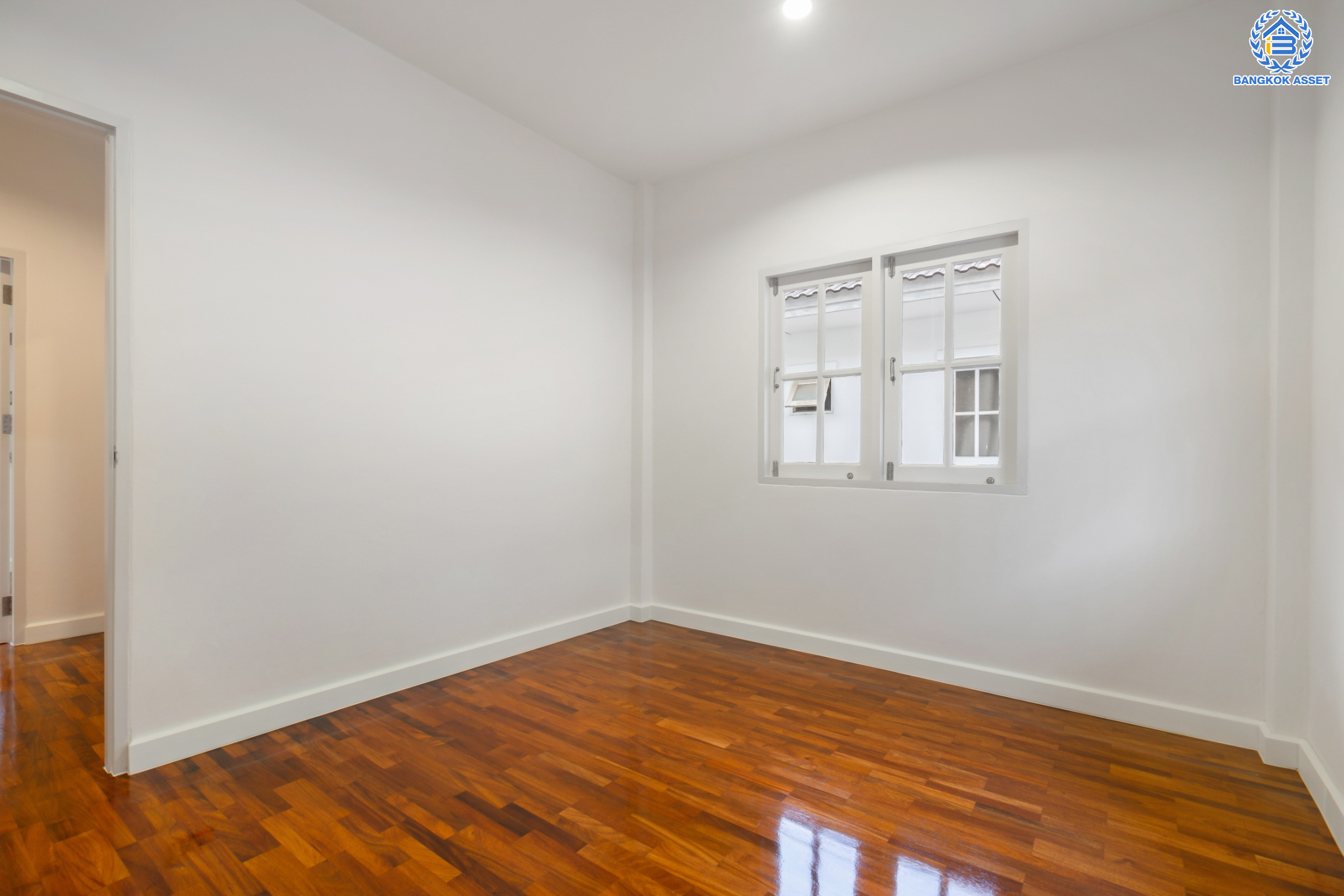 บ้านมือสองตกแต่งใหม่ ม.บุรีรมย์ วงแหวนฯ-ปิ่นเกล้า (ซ.วัดพระเงิน) บ้านแฝดหลังใหญ่ เนื้อที่ 38.5 ตร.ว. ฟังก์ชัน 3 ห้องนอน 2 ห้องน้ำ 1 ที่จอดรถ เดินทางสะดวกสบาย บนทำเลเชื่อมต่อ ถ.กาญจนาภิเษก ใกล้เซ็นทรัลเวสต์เกต รถไฟฟ้าสายสีม่วง "สถานีตลาดบางใหญ่" และทางด่วนศรีรัช!...